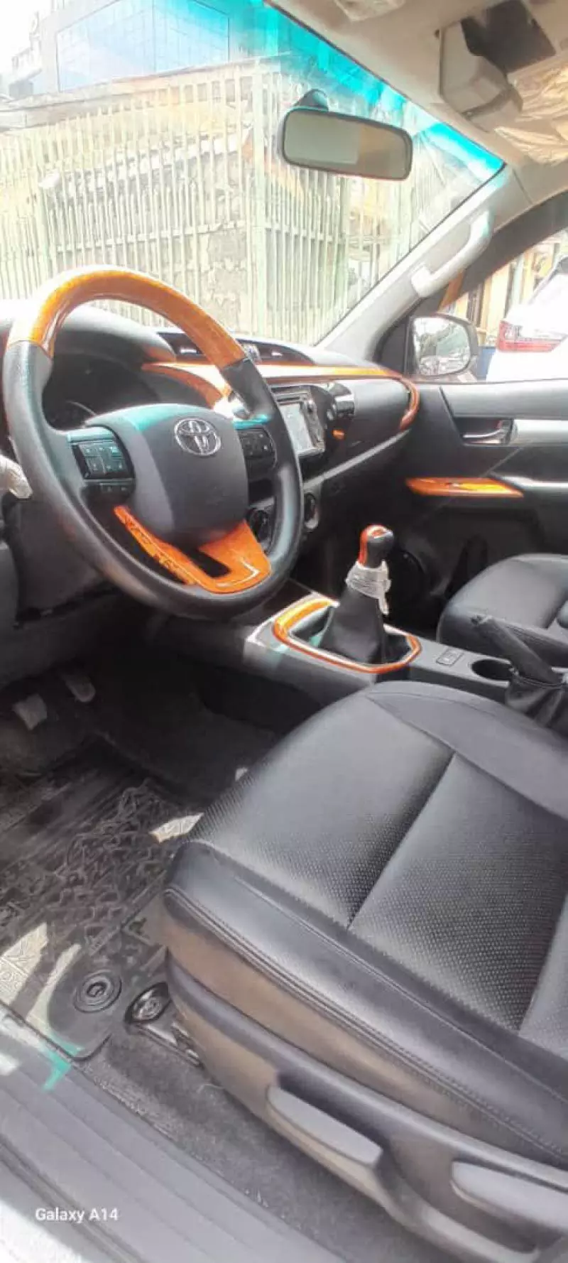 Toyota Hilux   - 2020