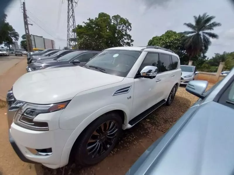 Nissan Armada   - 2021
