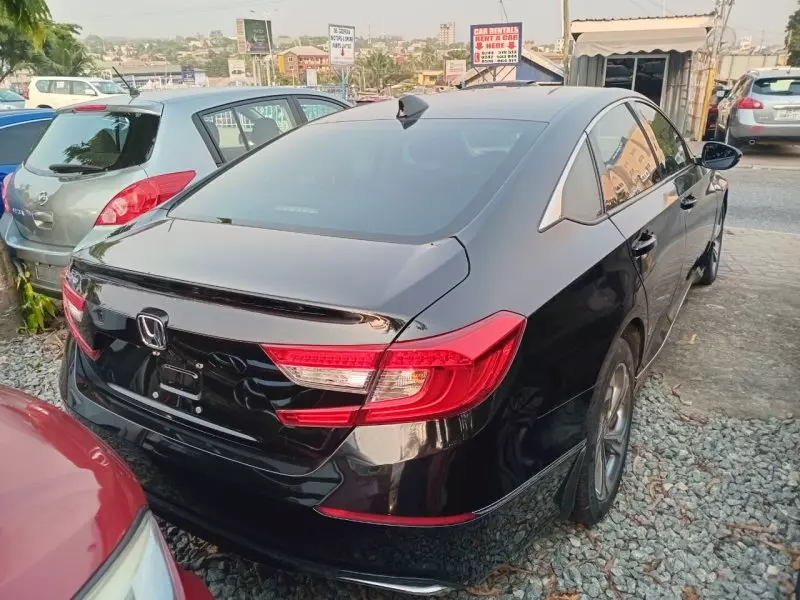 Honda Accord   - 2018