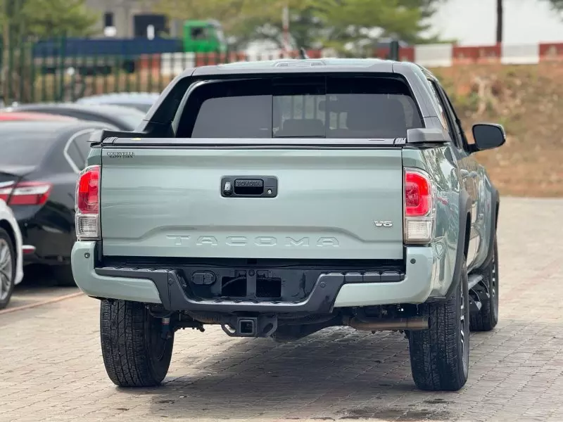 Toyota Tacoma   - 2023