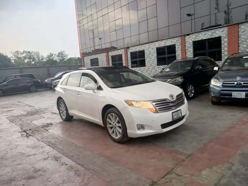 Toyota Venza   - 2012