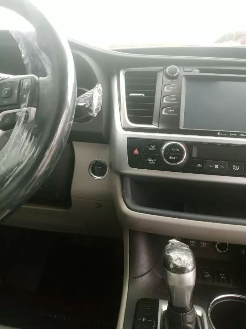 Toyota Highlander   - 2019