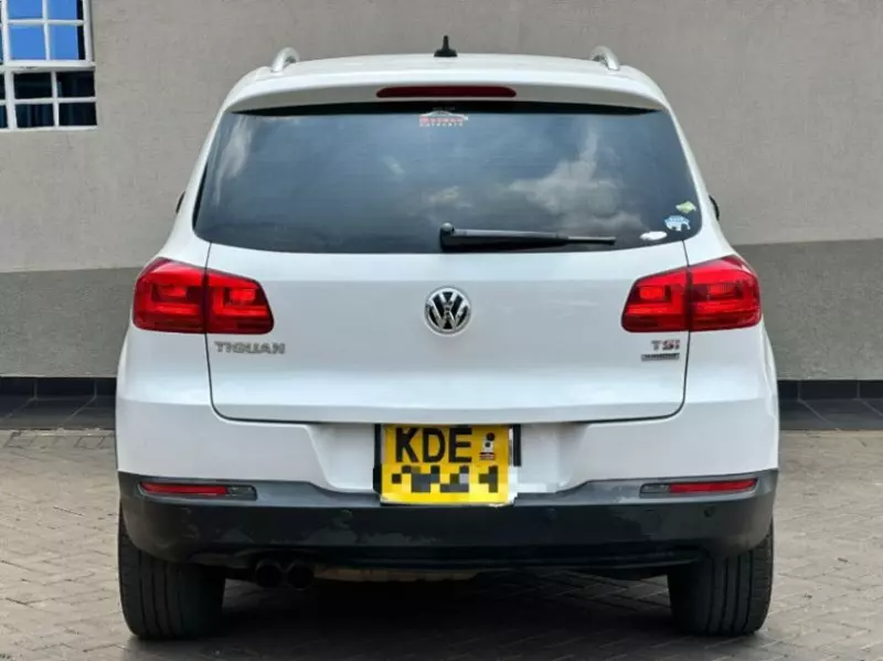 Volkswagen Tiguan   - 2014