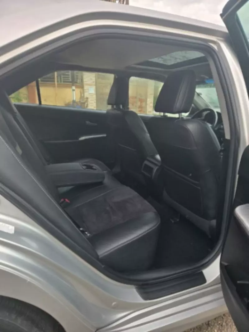 Toyota Camry   - 2012