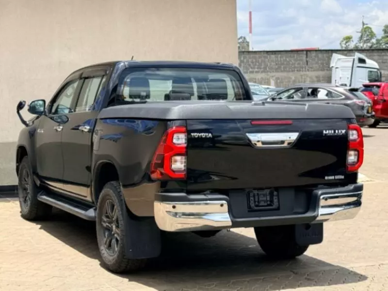 Toyota Hilux   - 2020