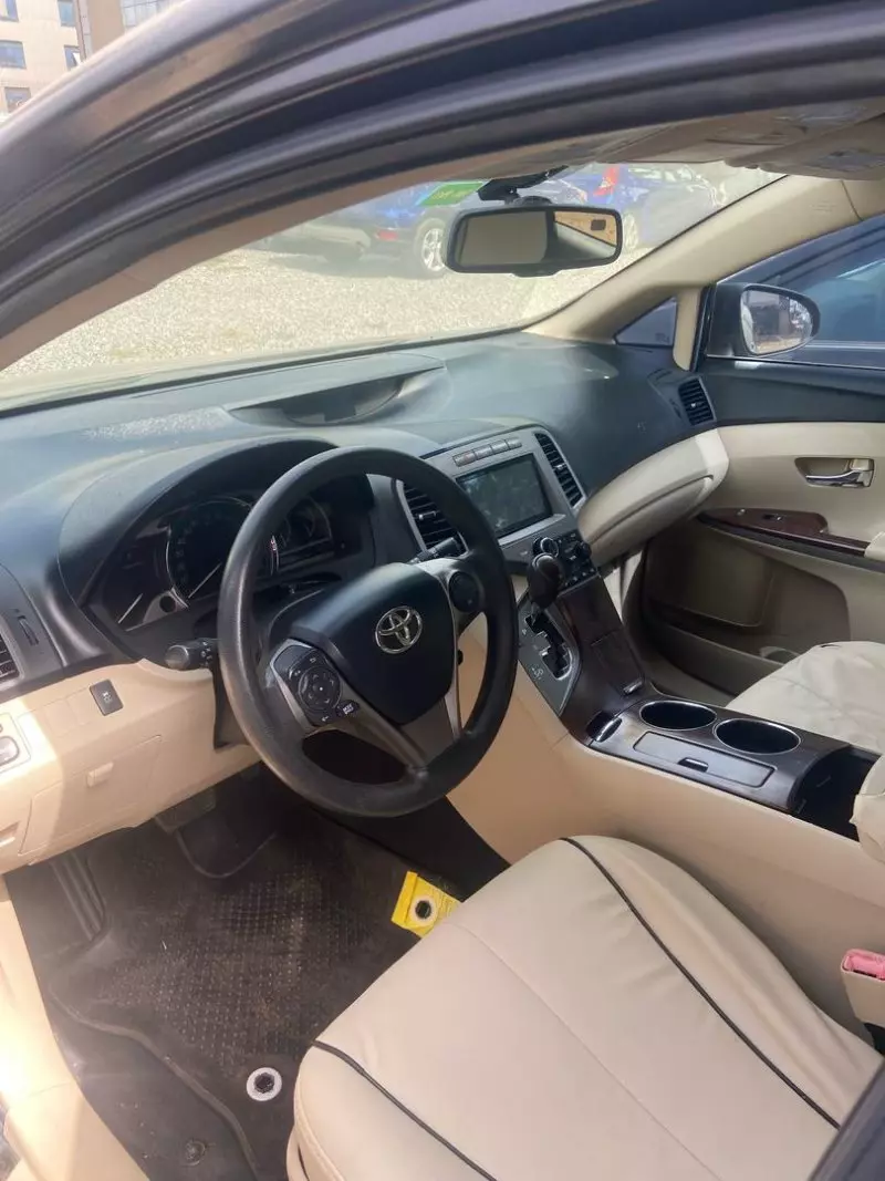 Toyota Venza   - 2013