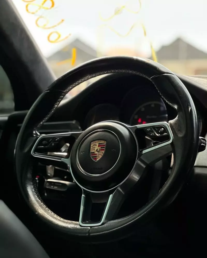 PORSCHE Macan   - 2015