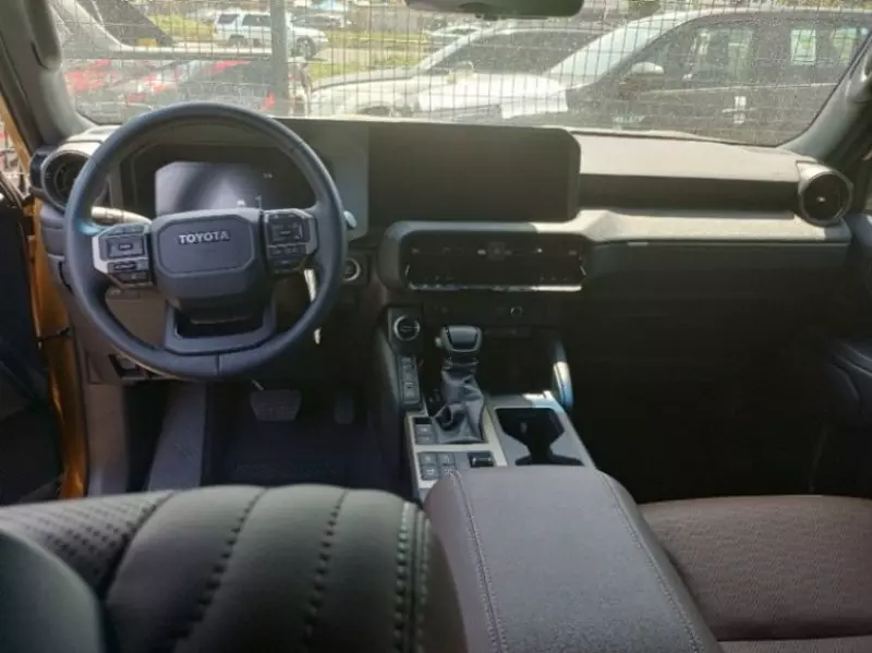 Toyota Landcruiser Prado   -