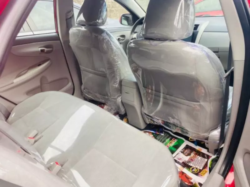 Toyota corolla   - 2010