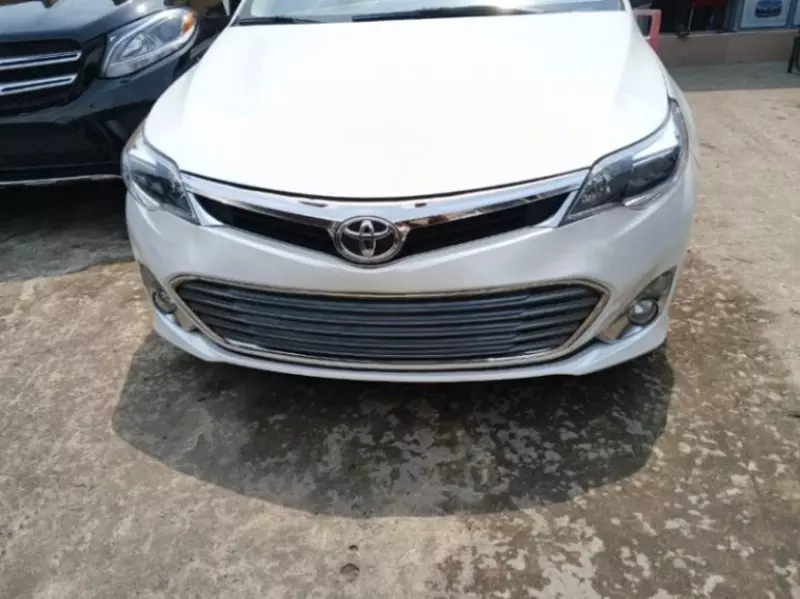 Toyota Avalon   - 2014