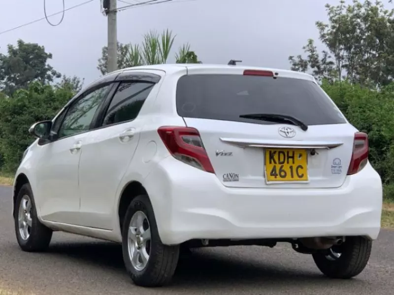 Toyota Vitz   - 2017