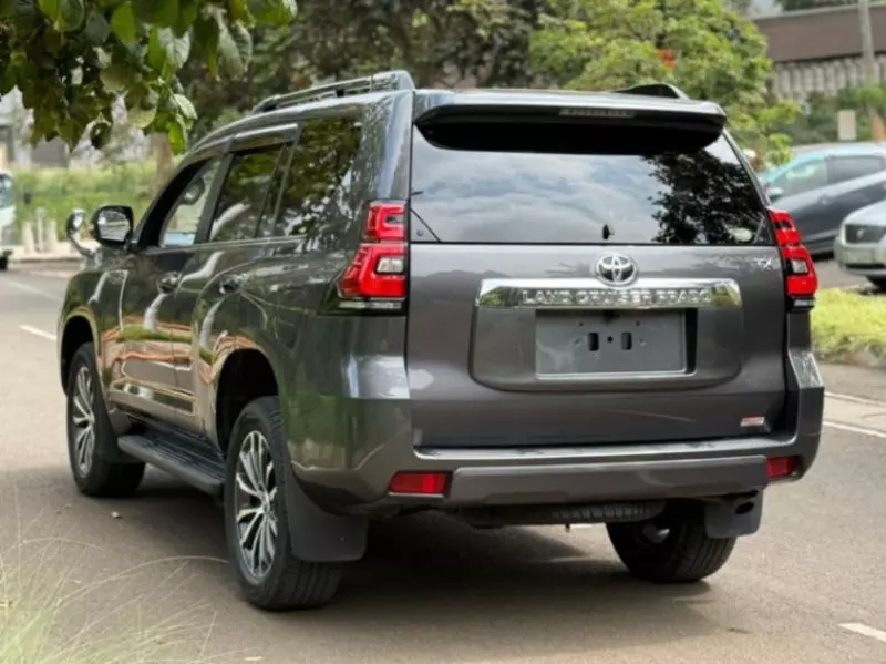 Toyota Landcruiser Prado   - 2019
