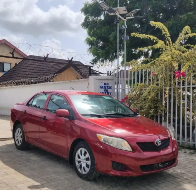 Toyota Corolla   - 2010