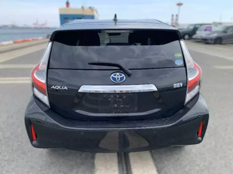 Toyota Aqua Hybrid   - 2018
