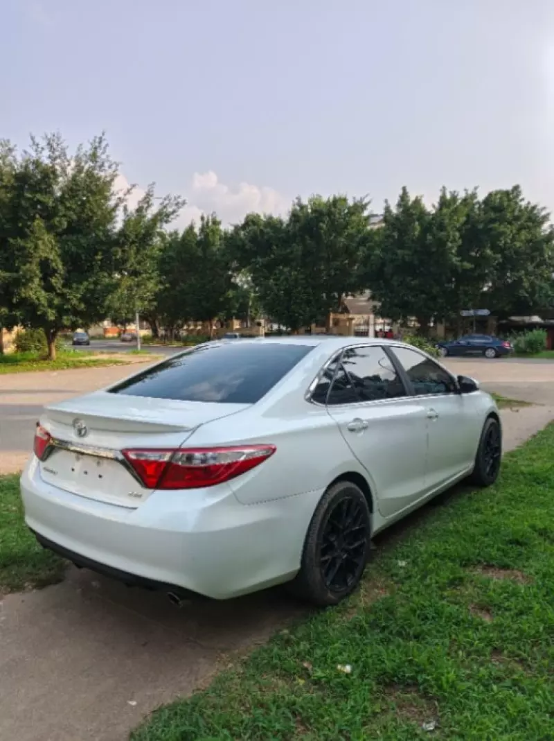 Toyota Camry   - 2015