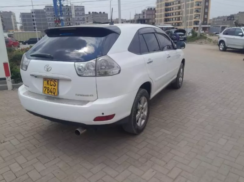 Toyota Harrier   - 2012