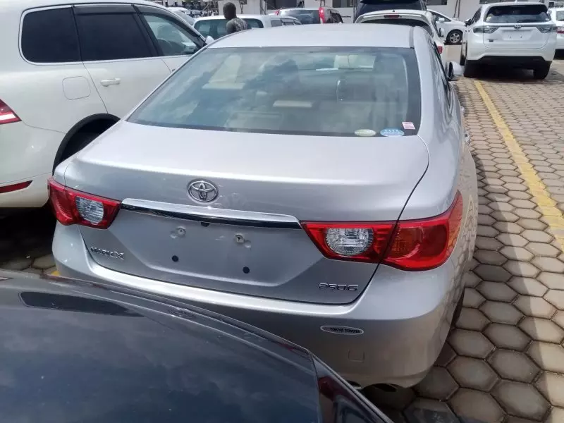 Toyota Mark X   - 2013