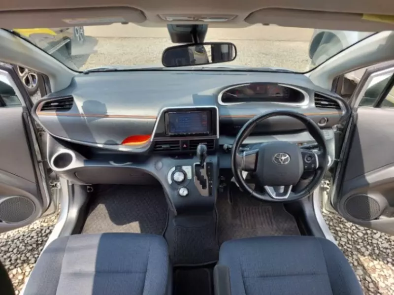 Toyota Sienta   - 2018