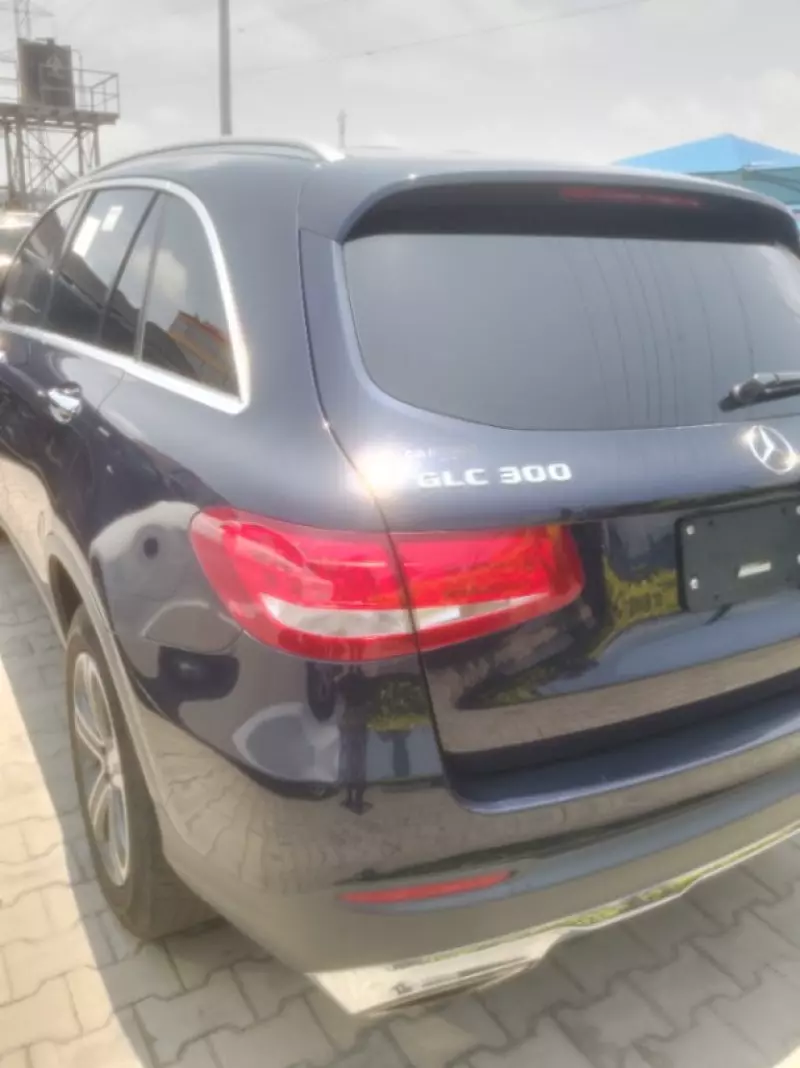 Mercedes-Benz GLC 300   - 2016