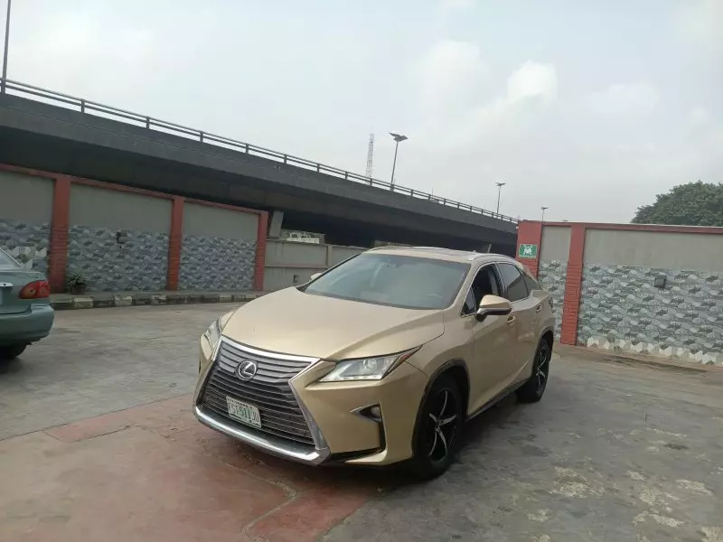 Lexus RX   - 2019