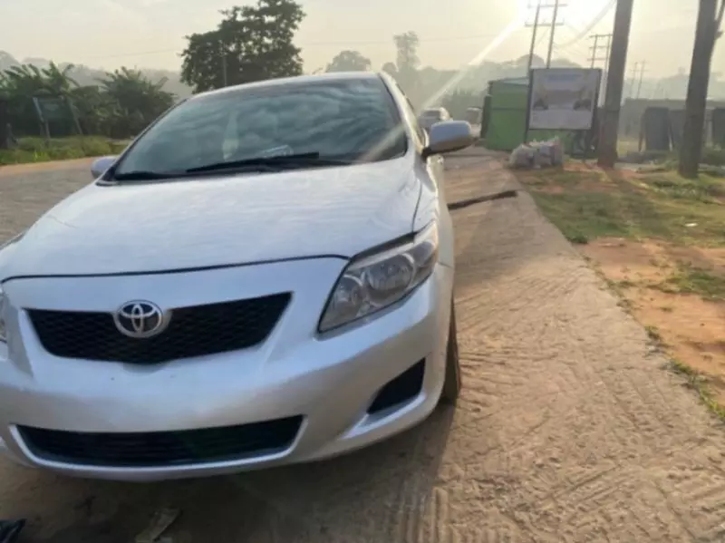 Toyota Corolla   - 2009