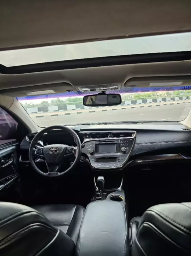 Toyota Avalon   - 2013