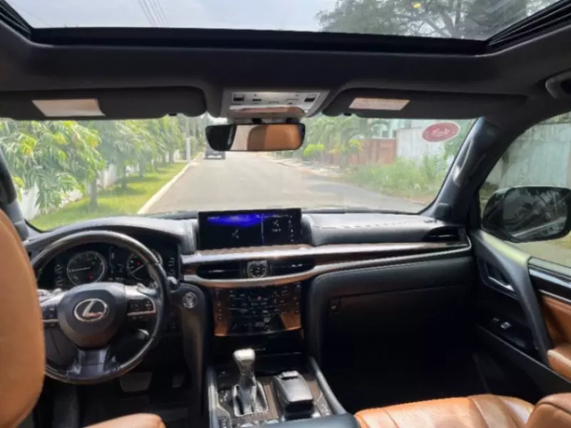 Lexus LX 570   - 2021