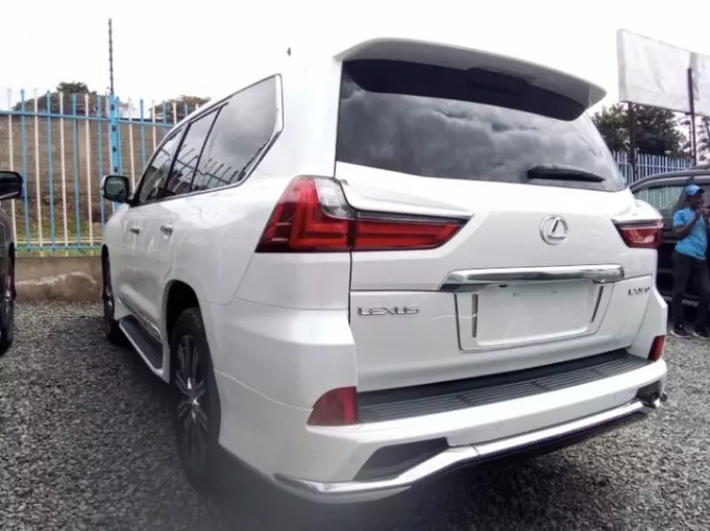 Lexus LX 570   - 2018