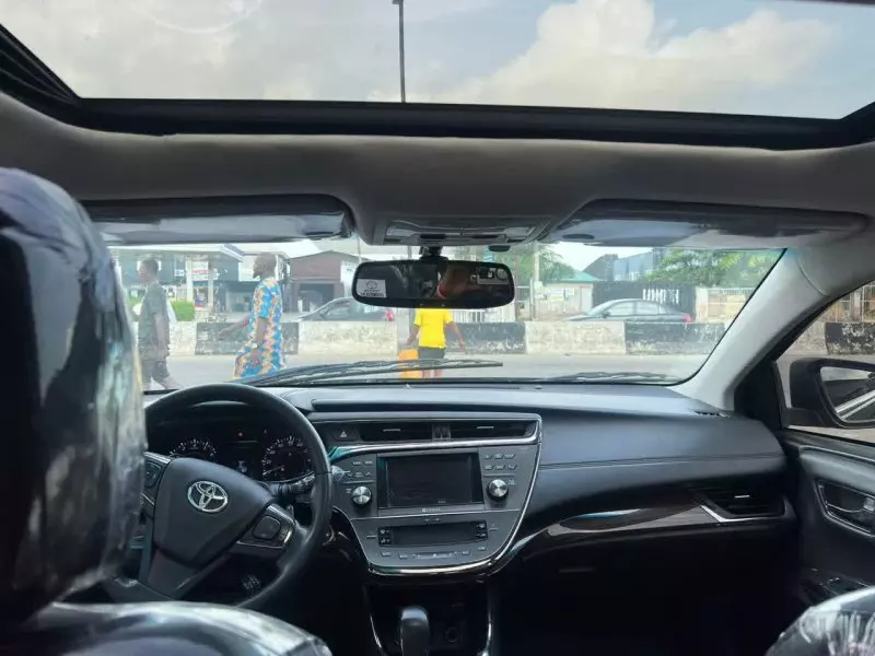Toyota Avalon   -