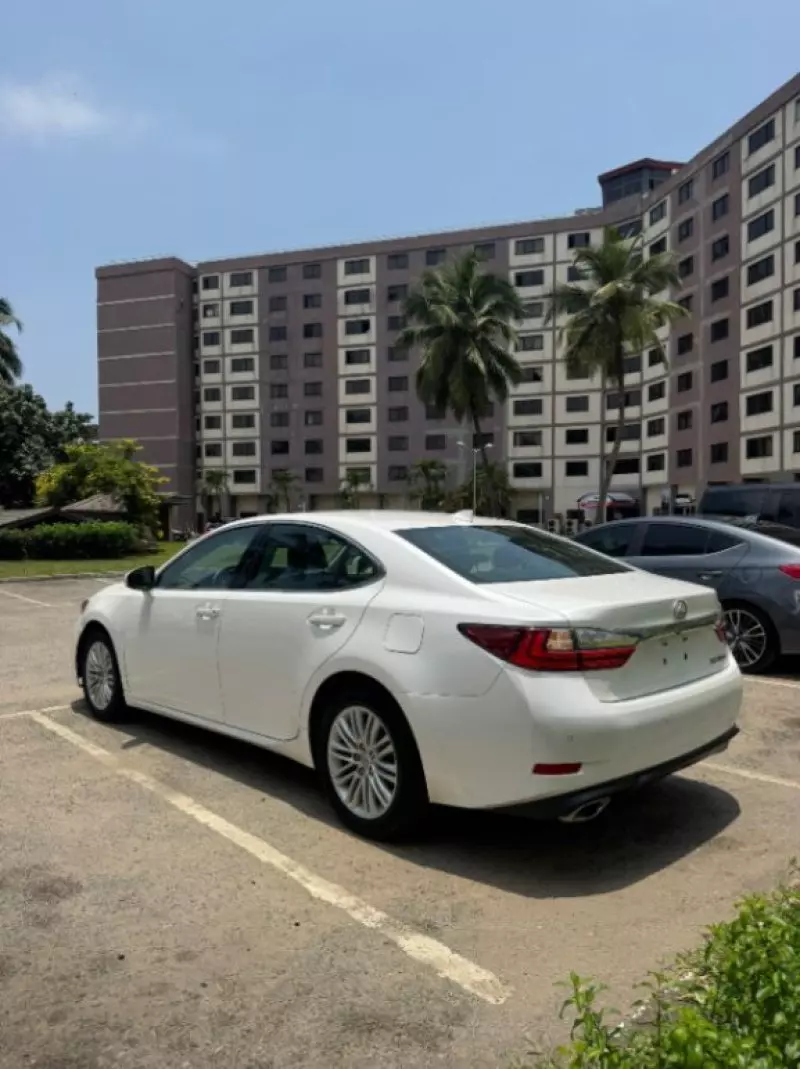 Lexus ES 350   - 2017