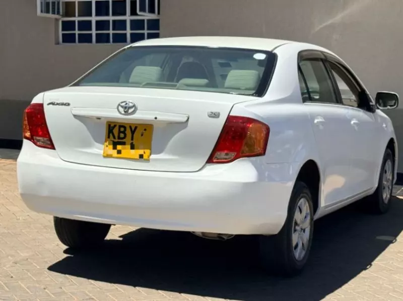 Toyota Axio    - 2007