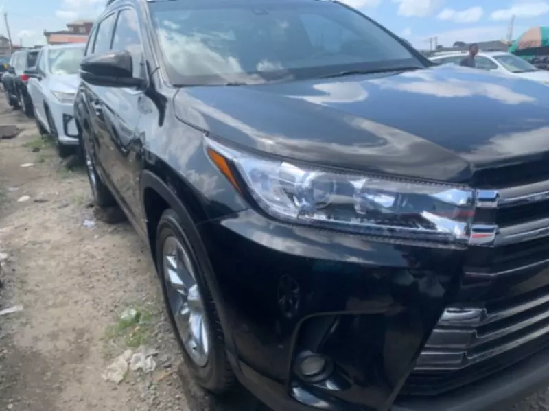Toyota Highlander   - 2014