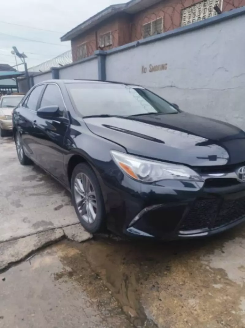Toyota Camry   - 2017