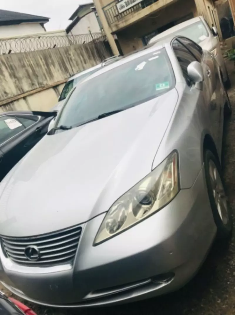 Lexus ES 350   - 2012