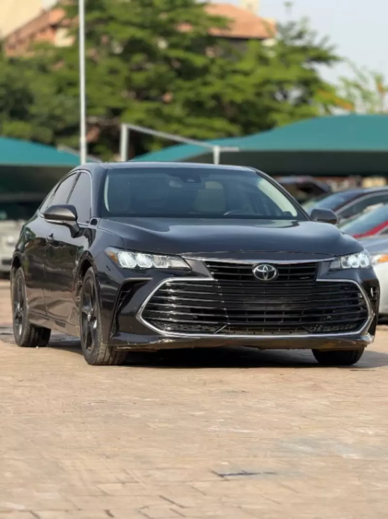 Toyota Avalon   - 2019