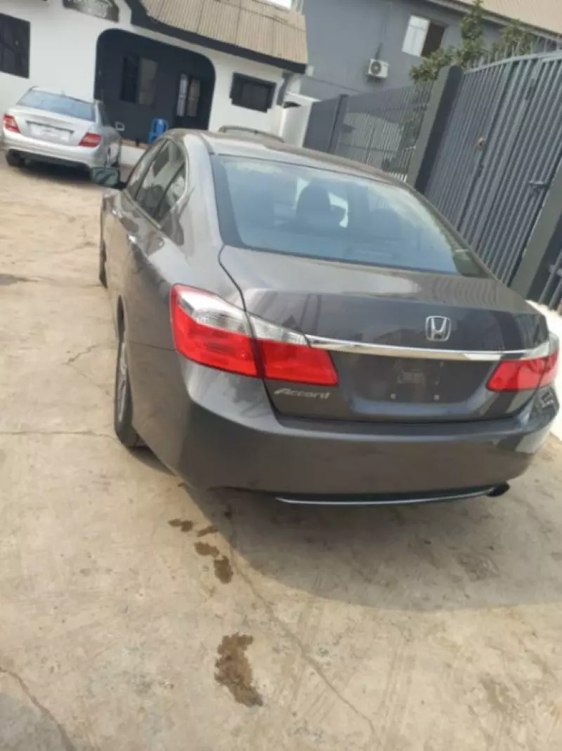 Honda Accord   - 2015