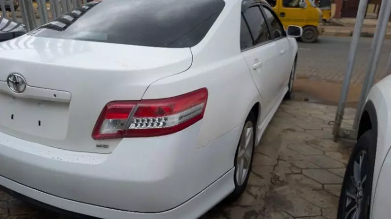 Toyota Camry   - 2010
