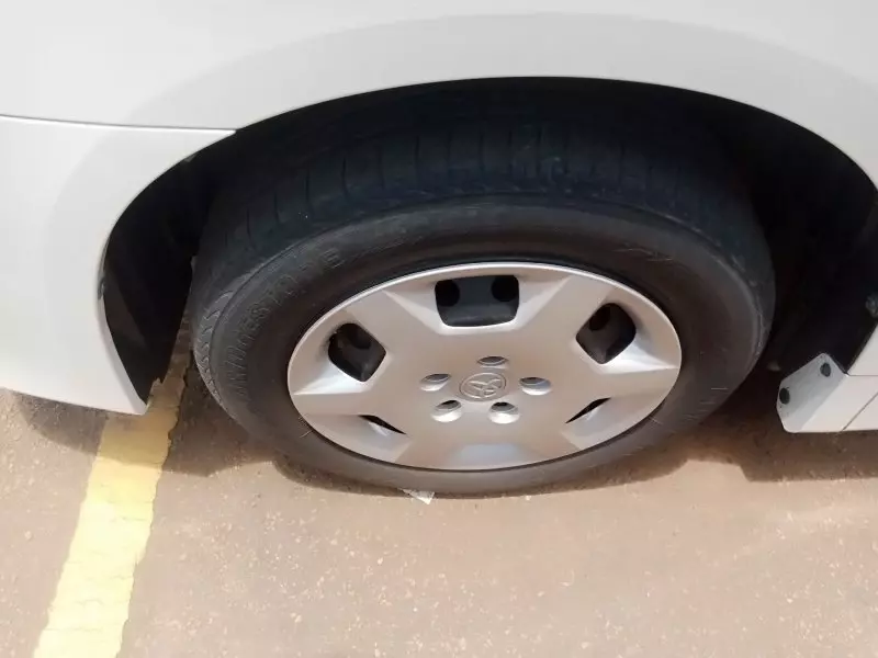 Toyota Noah   - 2012