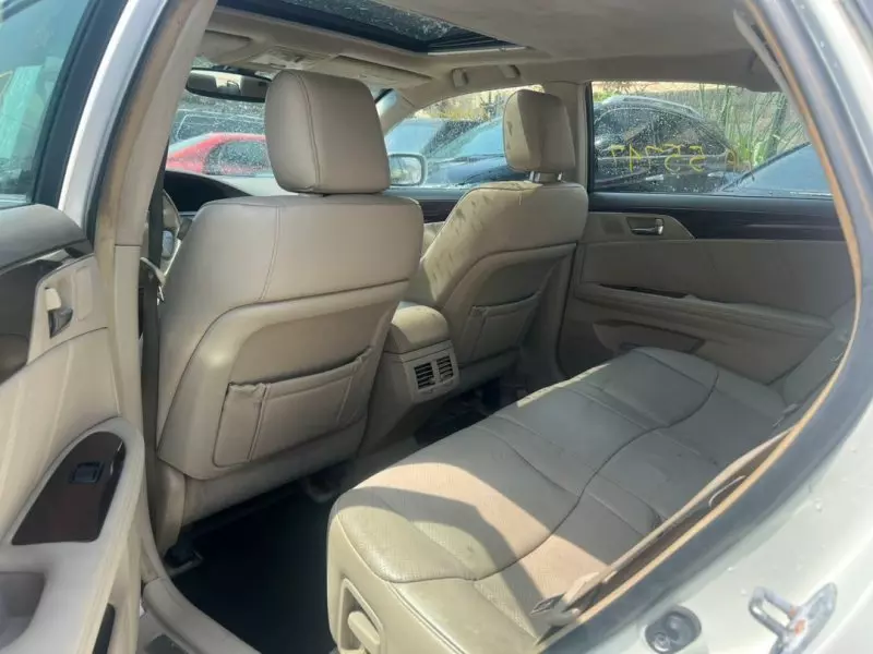 Toyota Avalon   - 2009