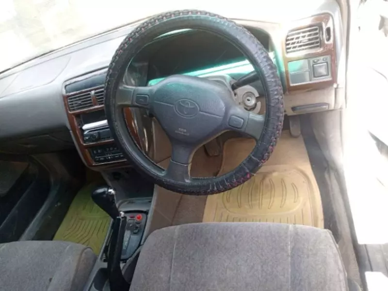 Toyota Premio    - 2000
