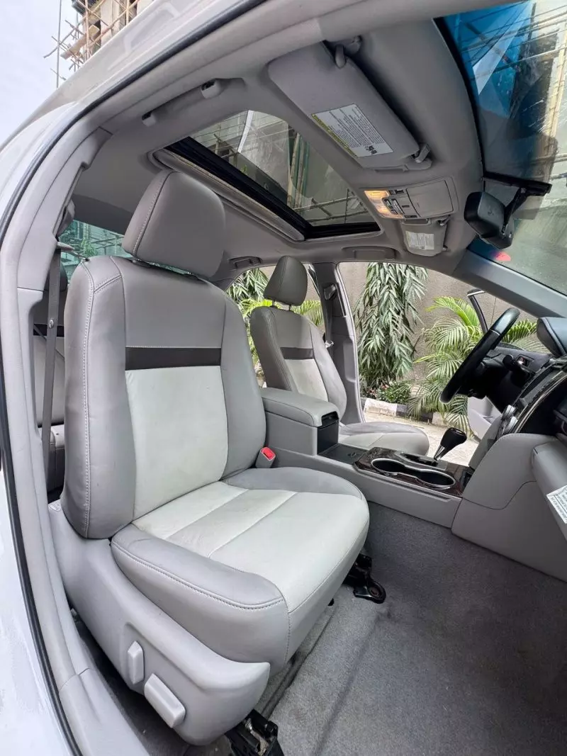 Toyota Camry   - 2014