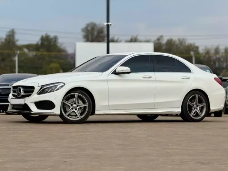 Mercedes-Benz C200   - 2014