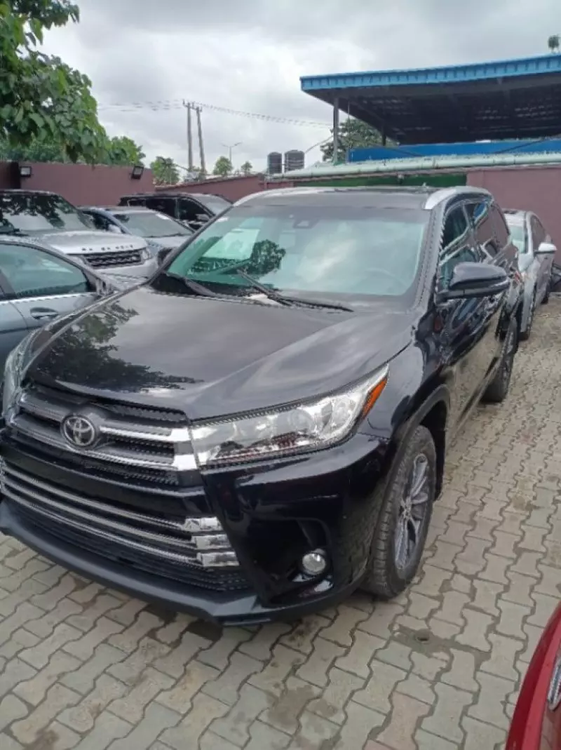 Toyota Highlander   - 2019
