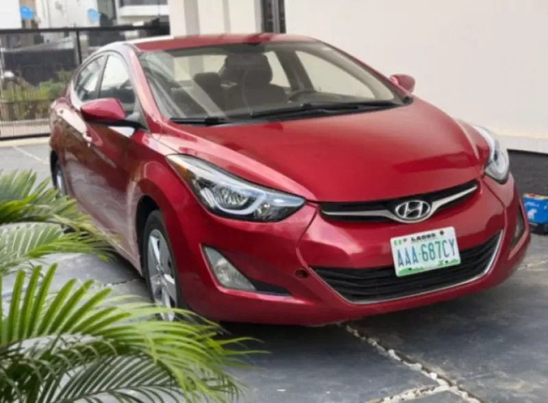 Hyundai Elantra   - 2013