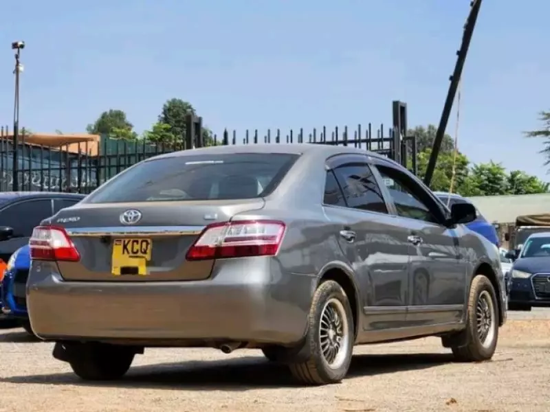 Toyota Premio    - 2011