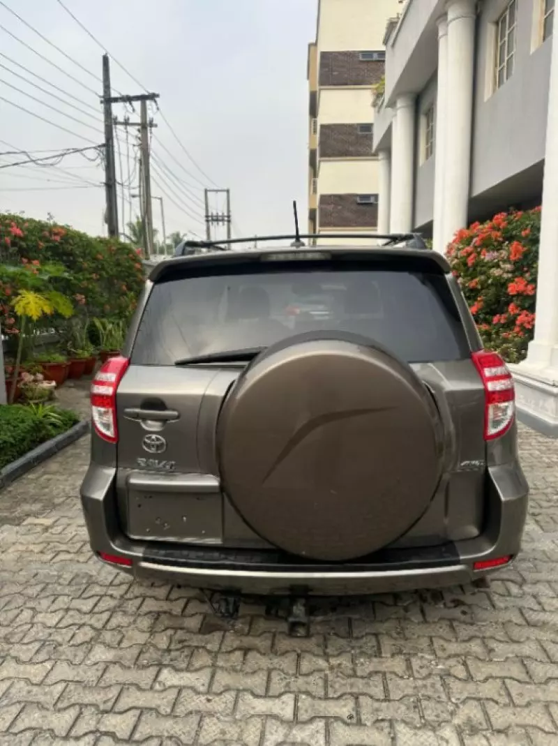 Toyota RAV4   - 2011