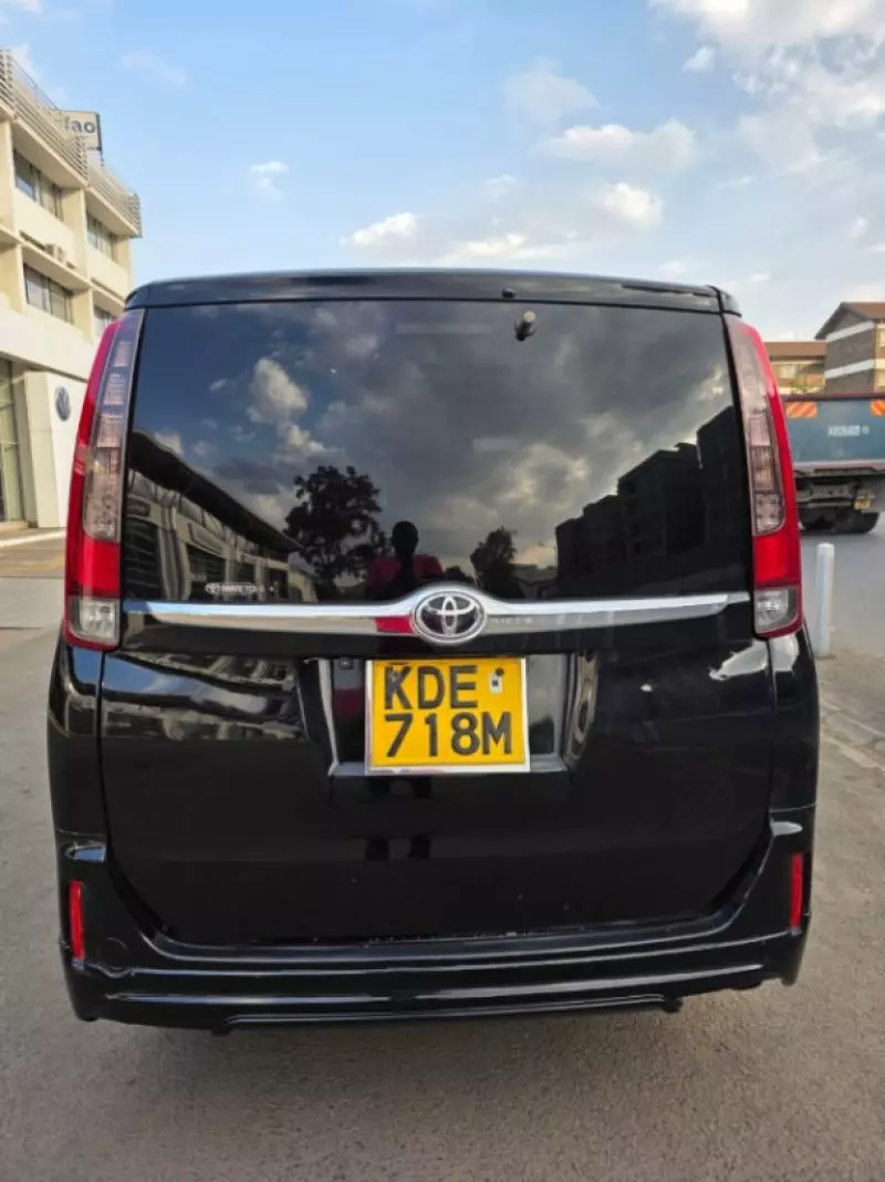 Toyota esquire   - 2015