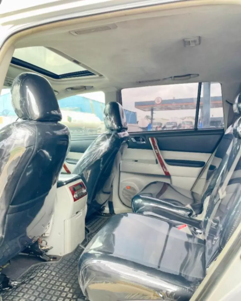 Toyota Highlander   - 2013