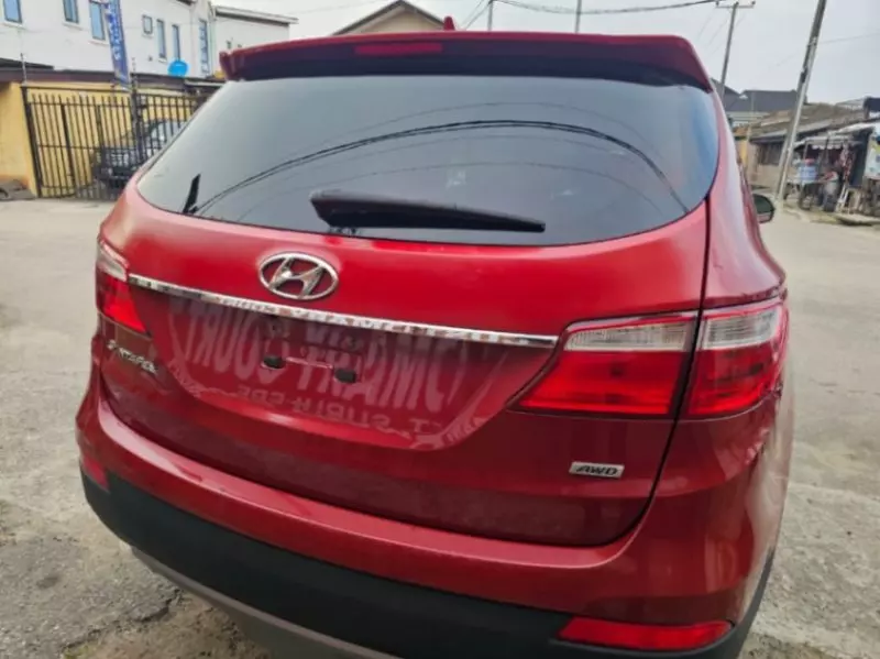 Hyundai Santa Fe   - 2013