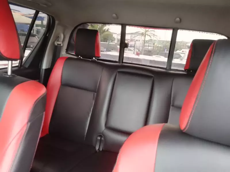 Toyota Hilux Revo    - 2019